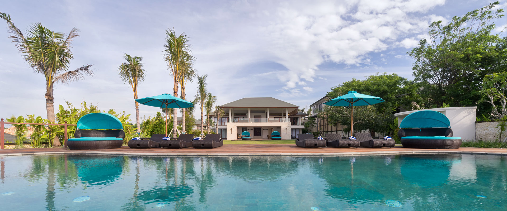Pandawa Cliff Estate -  Villa Rose - The villa viewed from the pool